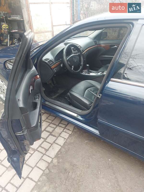 Седан Mercedes-Benz E-Class 2003 в Кривом Роге