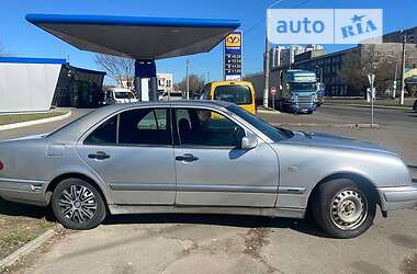 Седан Mercedes-Benz E-Class 1996 в Одесі