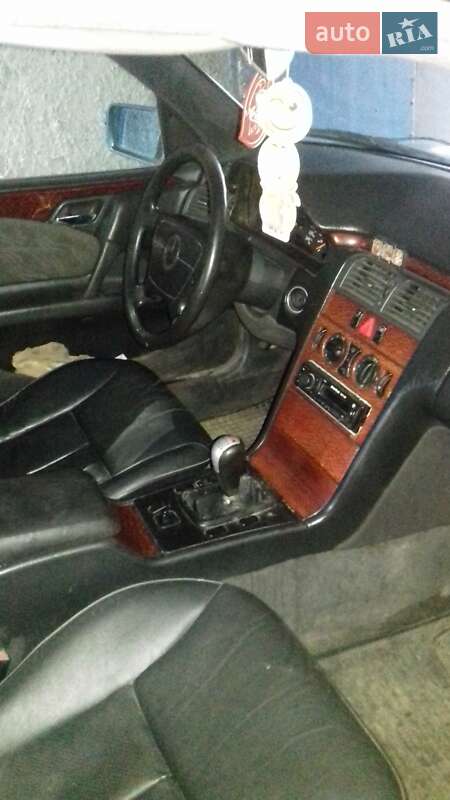 Седан Mercedes-Benz E-Class 1997 в Кропивницькому