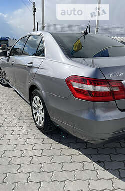 Седан Mercedes-Benz E-Class 2012 в 