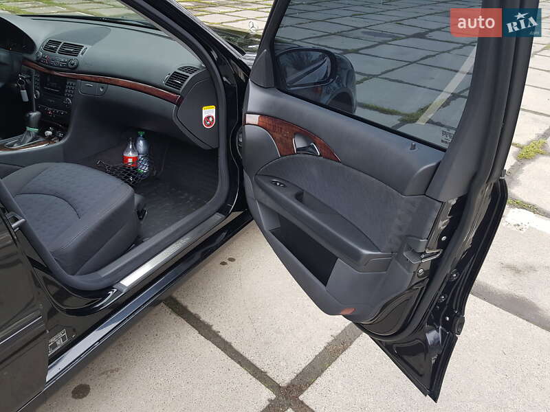Седан Mercedes-Benz E-Class 2005 в Киеве