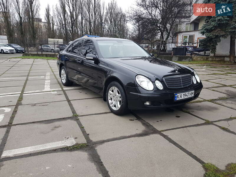 Седан Mercedes-Benz E-Class 2005 в Киеве