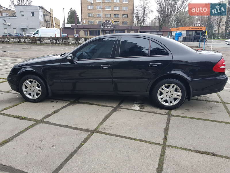 Седан Mercedes-Benz E-Class 2005 в Киеве