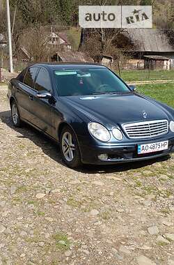 Седан Mercedes-Benz E-Class 2003 в Межгорье