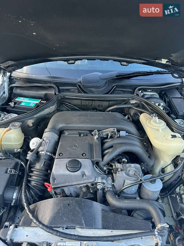 Седан Mercedes-Benz E-Class 1994 в Вижниці