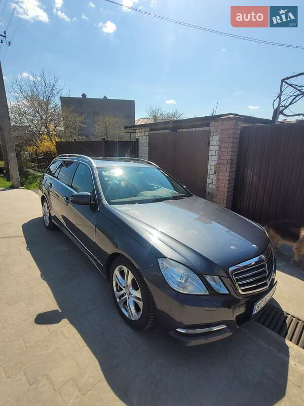 Mercedes-Benz E-Class 2012