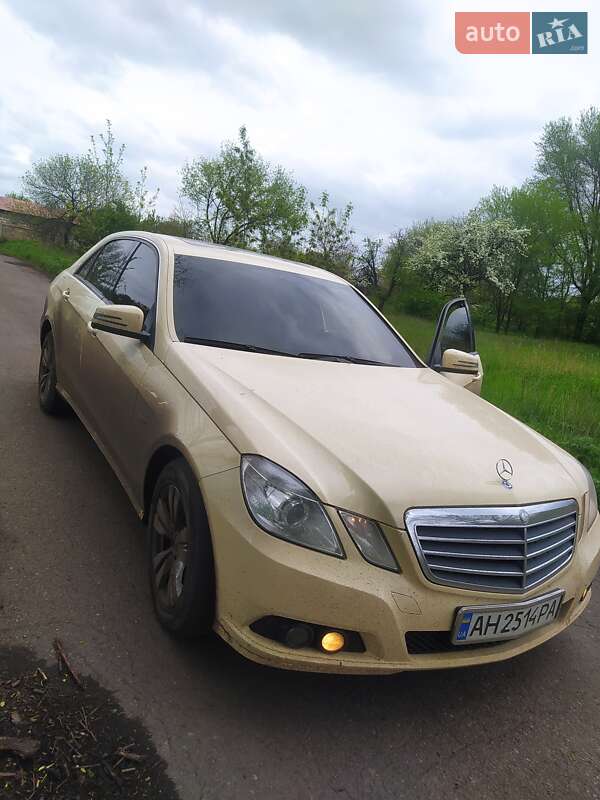 Седан Mercedes-Benz E-Class 2010 в Константиновке