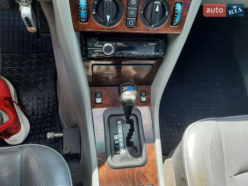 Седан Mercedes-Benz E-Class 1995 в Ивано-Франковске