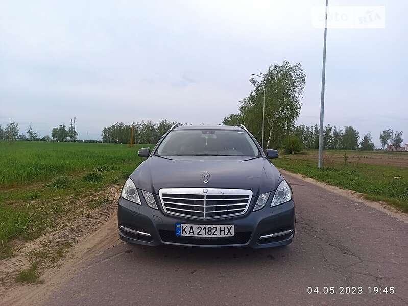 Універсал Mercedes-Benz E-Class 2011 в Києві