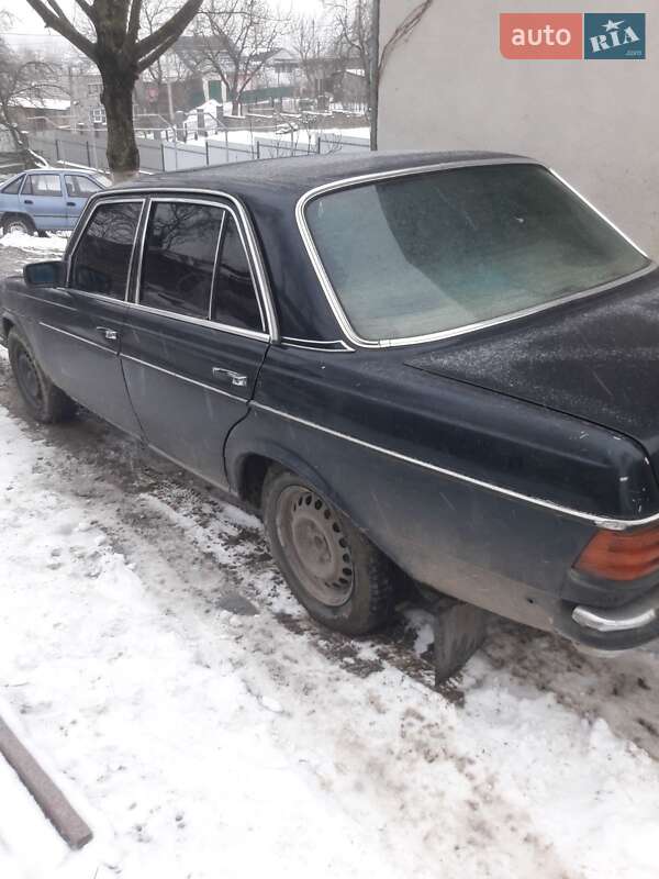 Седан Mercedes-Benz E-Class 1985 в Тячеве
