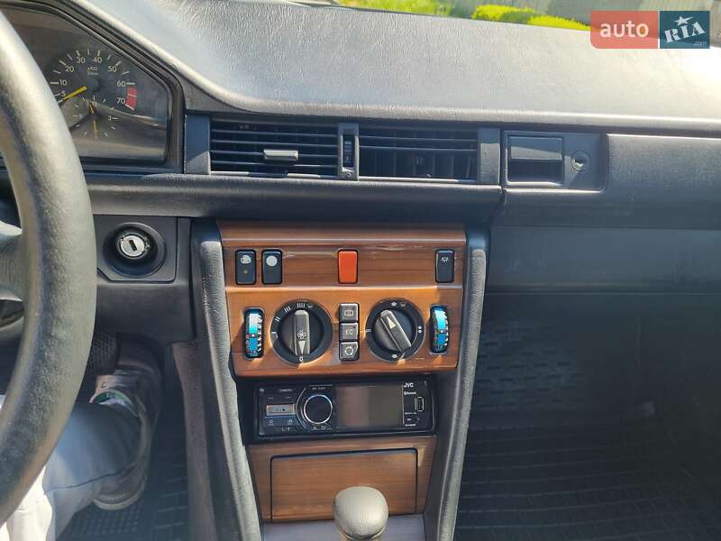 Седан Mercedes-Benz E-Class 1989 в Одессе фото 19 Седан Mercedes-Benz E-Class 1989 в Одессе