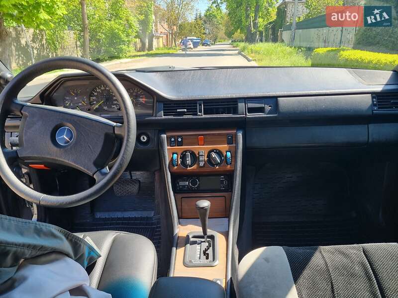 Седан Mercedes-Benz E-Class 1989 в Одессе фото 35 Седан Mercedes-Benz E-Class 1989 в Одессе