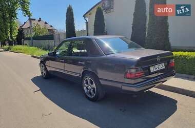 Седан Mercedes-Benz E-Class 1989 в 