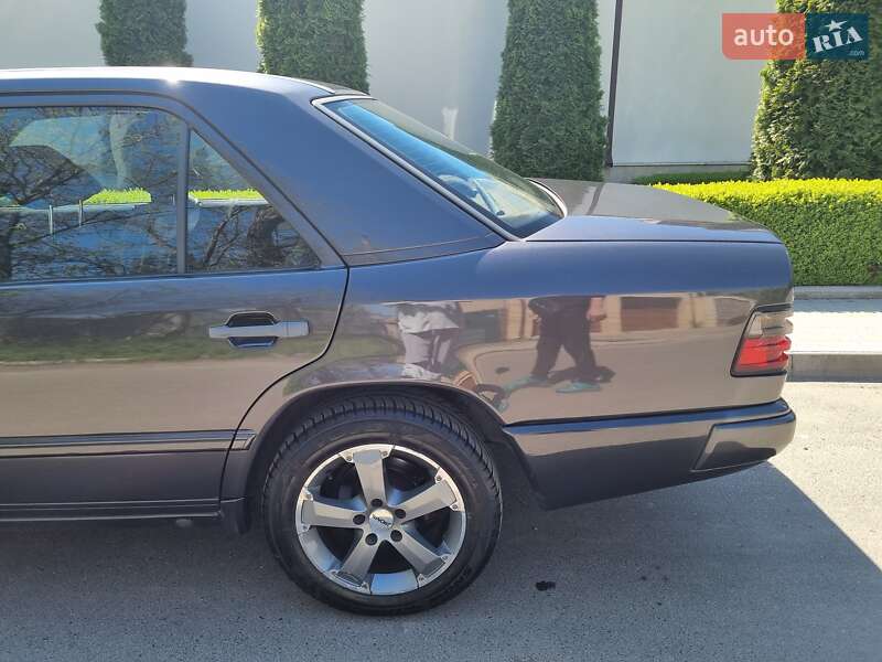 Седан Mercedes-Benz E-Class 1989 в Одессе фото 62 Седан Mercedes-Benz E-Class 1989 в Одессе