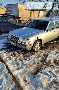 Седан Mercedes-Benz E-Class 1995 в Івано-Франківську