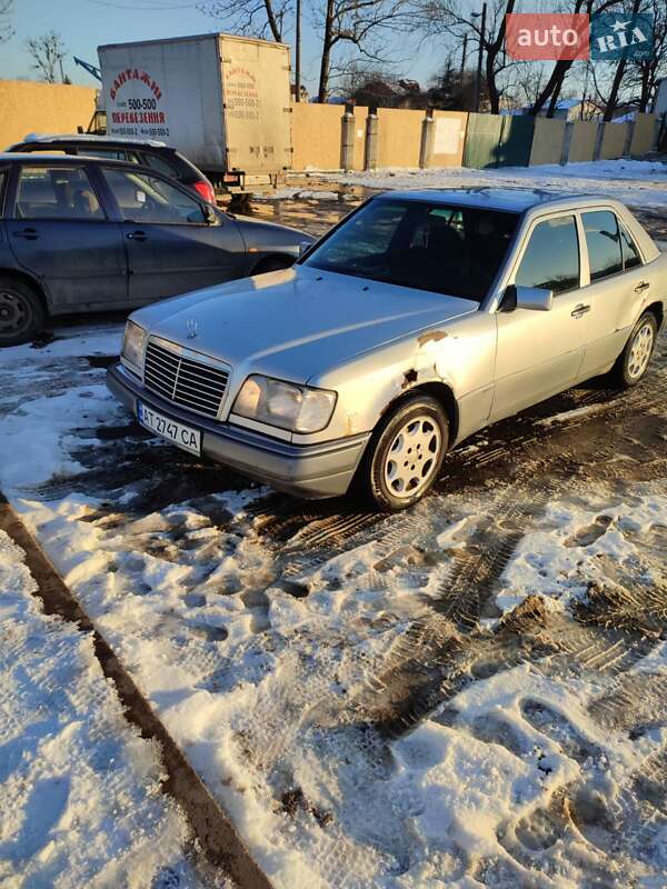 Седан Mercedes-Benz E-Class 1995 в Ивано-Франковске