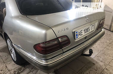 Седан Mercedes-Benz E-Class 1997 в Межовій