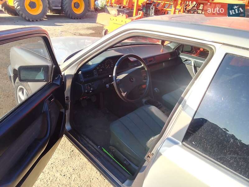 Седан Mercedes-Benz E-Class 1987 в Ужгороде