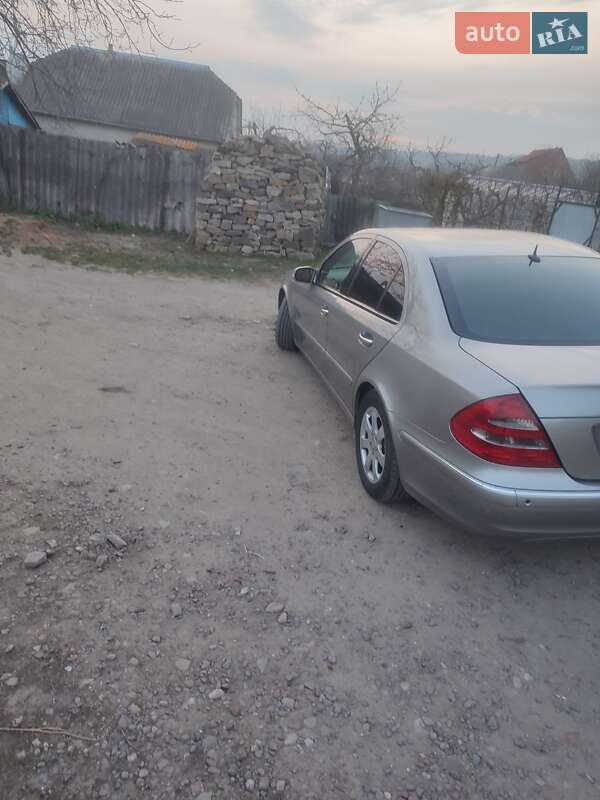 Седан Mercedes-Benz E-Class 2003 в Ямполе