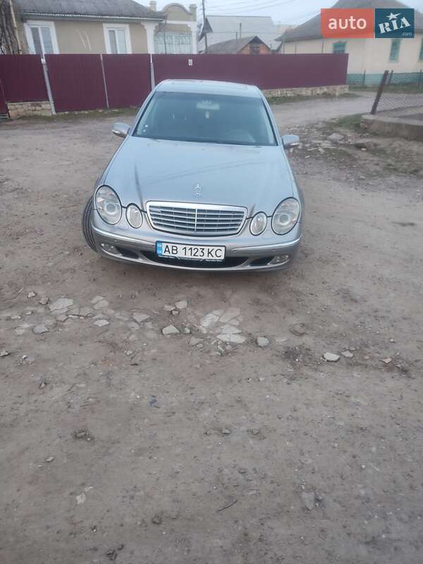 Седан Mercedes-Benz E-Class 2003 в Ямполе
