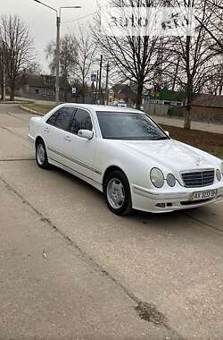 Седан Mercedes-Benz E-Class 2001 в Харькове