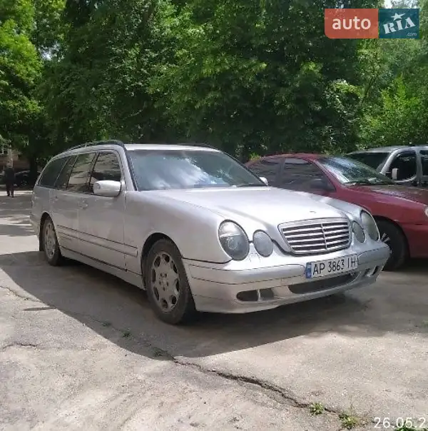Mercedes-Benz E-Class 2001