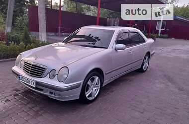 Седан Mercedes-Benz E-Class 2000 в 