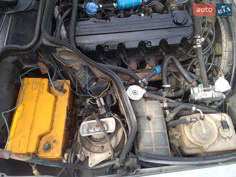 Седан Mercedes-Benz E-Class 1991 в Киеве