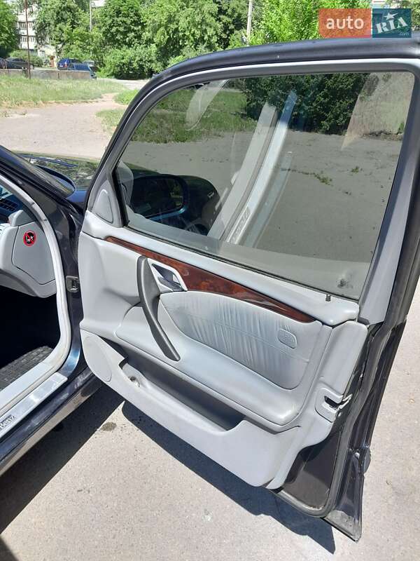 Седан Mercedes-Benz E-Class 2000 в Кривому Розі