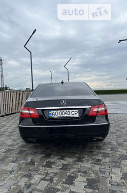 Седан Mercedes-Benz E-Class 2012 в Іршаві