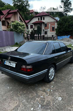 Седан Mercedes-Benz E-Class 1994 в Рахове