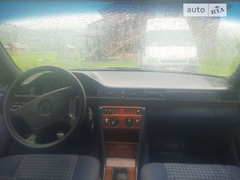 Седан Mercedes-Benz E-Class 1992 в Яремчі фото 7 Седан Mercedes-Benz E-Class 1992 в Яремчі