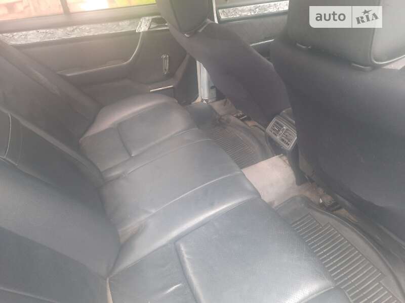 Седан Mercedes-Benz E-Class 1989 в Яремчі