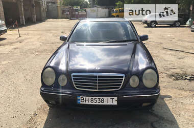 Седан Mercedes-Benz E-Class 2001 в 