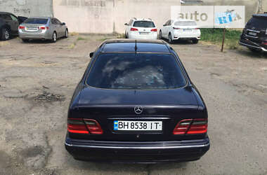Седан Mercedes-Benz E-Class 2001 в 