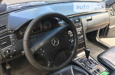 Седан Mercedes-Benz E-Class 2001 в 