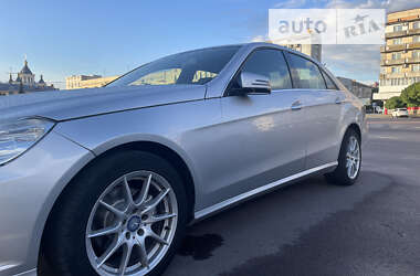 Седан Mercedes-Benz E-Class 2012 в Житомирі