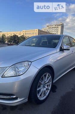 Седан Mercedes-Benz E-Class 2012 в Житомирі