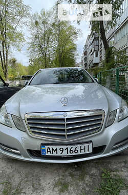 Седан Mercedes-Benz E-Class 2012 в Житомирі