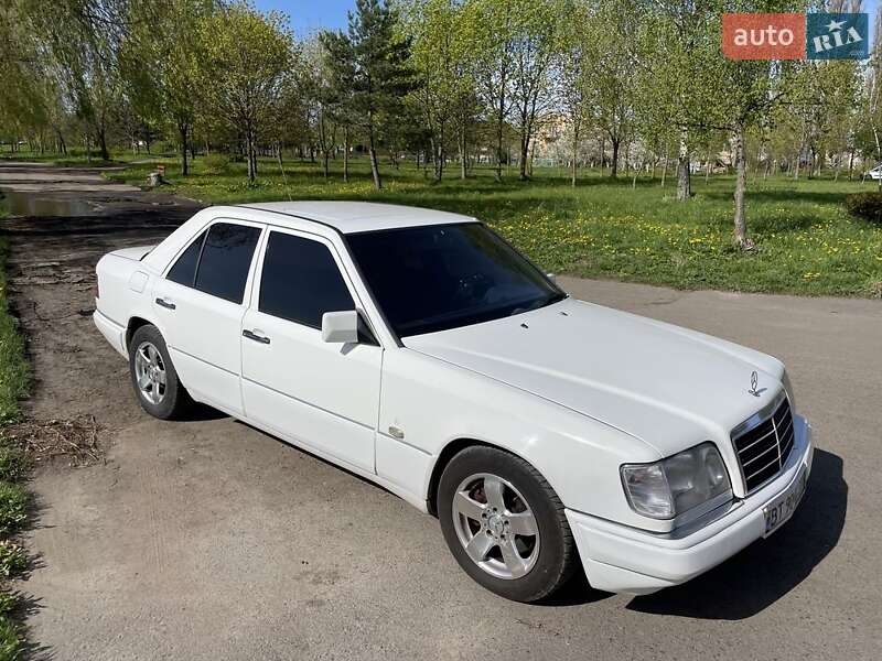 Седан Mercedes-Benz E-Class 1994 в Рівному