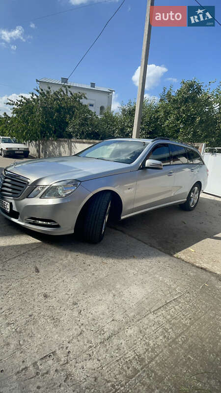 Универсал Mercedes-Benz E-Class 2010 в Кременце