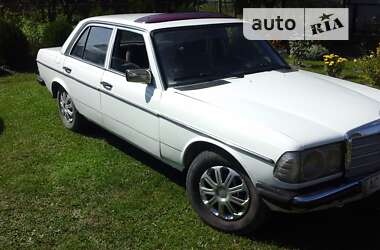 Седан Mercedes-Benz E-Class 1976 в Володимир-Волинському