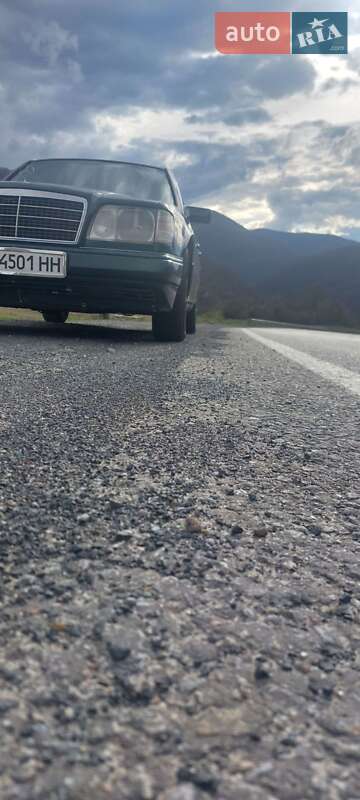 Седан Mercedes-Benz E-Class 1995 в Виноградове
