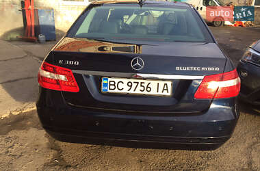 Седан Mercedes-Benz E-Class 2012 в Львове