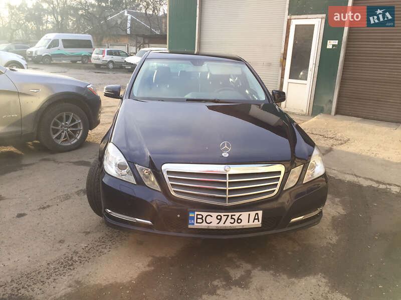 Седан Mercedes-Benz E-Class 2012 в Львове