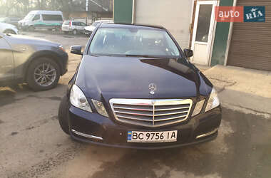 Седан Mercedes-Benz E-Class 2012 в Львове