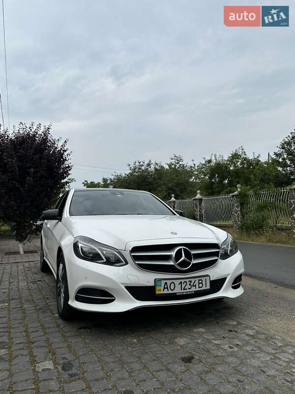 Седан Mercedes-Benz E-Class 2015 в Тячеве