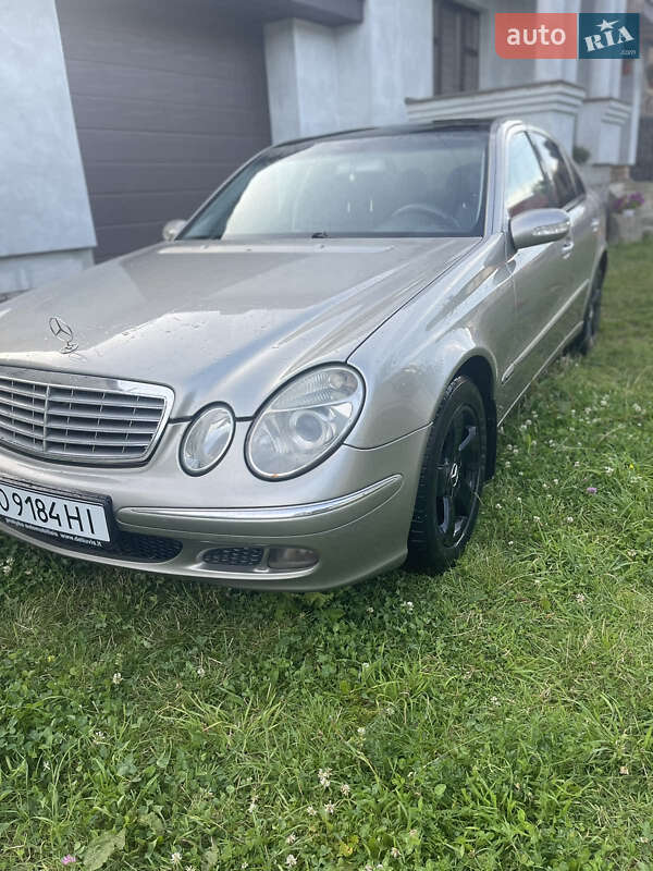Седан Mercedes-Benz E-Class 2005 в Тячеве
