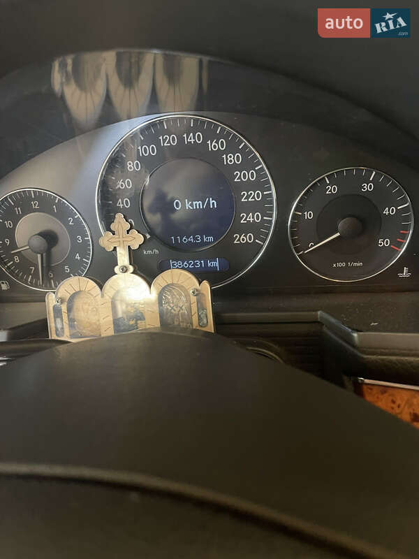 Седан Mercedes-Benz E-Class 2005 в Тячеве