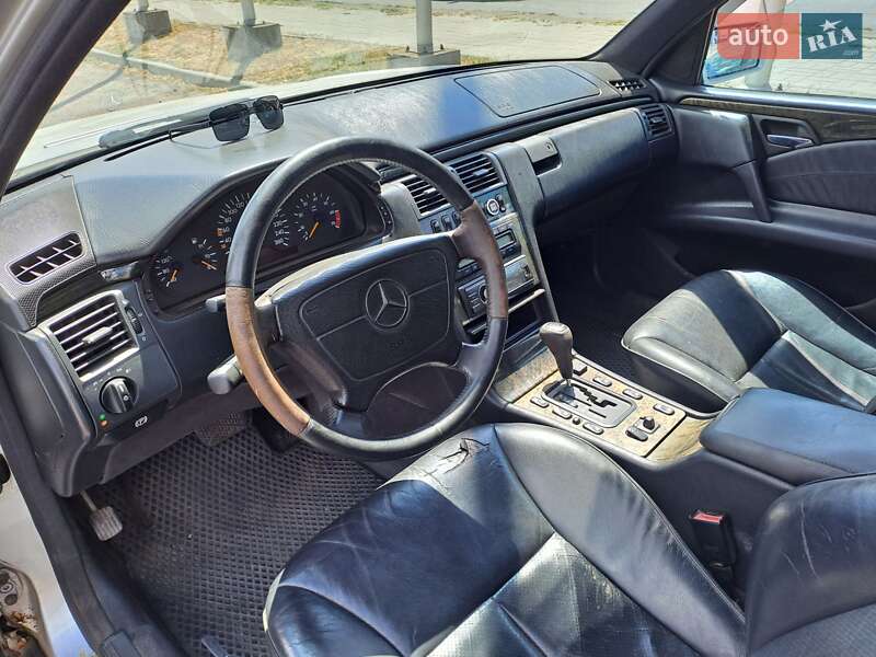 Седан Mercedes-Benz E-Class 1999 в Миколаєві